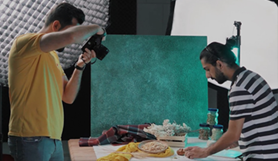 تاثیر بازاریابی دیجیتال بر توسعه کسب و کار در شهر یزد