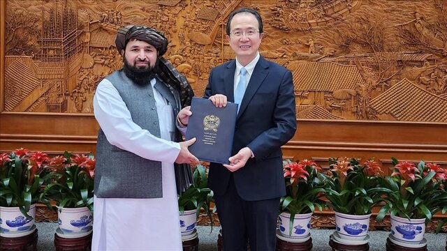 چین: به رسمیت شناختن دولت طالبان در «زمان مناسب» صورت می‌گیرد