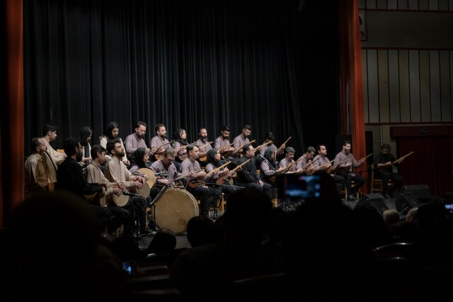 شبی که تاج با تنبورنوازان برای مردم خواند