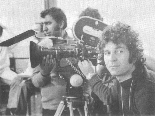 داریوش مهرجویی پشت صحنه فیلم «دایره مینا» هنرمند شلنگ تختهاندازی که یگانهترین فیلم جهان را ساخت!