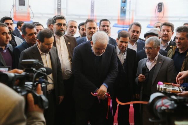 افتتاح نخستین خط تولید شارژرهای خودرو برقی در کشور توسط وزیر صمت افتتاح نخستین خط تولید شارژرهای خودرو برقی در کشور توسط وزیر صمت