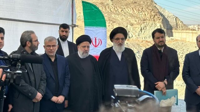 بازدید رئیسی از پروژه بزرگراه شمالی کرج بازدید رئیسی از پروژه بزرگراه شمالی کرج