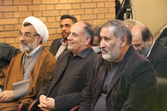 بزرگداشتی برای "نماینده ادبی ایران بزرگ"