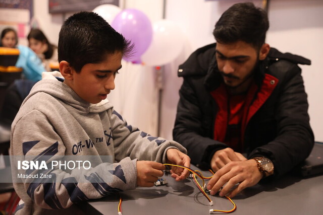 تحول در آموزش رباتیک دانشآموزی توسط نخبگان جهانی در یزد