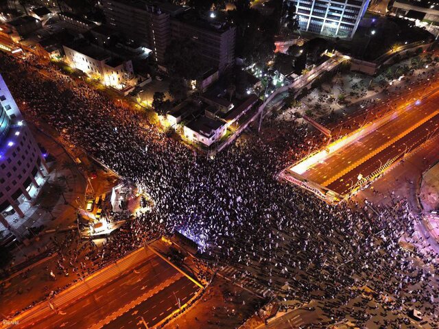 تظاهرات هزاران شهرک‌نشین علیه نتانیاهو در تل آویو