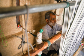 حسن‌آباد شهری است با دو بافت سنتی و مدرن که البته اغلب مردم بافت زندگی و روستایی خود را حفظ کرده‌اند و اکثر آن‌ها هنرمندانی هستند بافنده. به‌طوری‌که در منازل آن‌ها کارگاه‌هایی برای بافتن قالی، زیلو، گلیم، حوله، سفره، گاله و خورجین برپاست