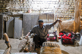 یکی از مهمترین مشاغل مردمان حسن آباد جرقویه از گذشته تا به امروز خورجین بافی در کارگاه‌های کوچک خانگی بوده است.
