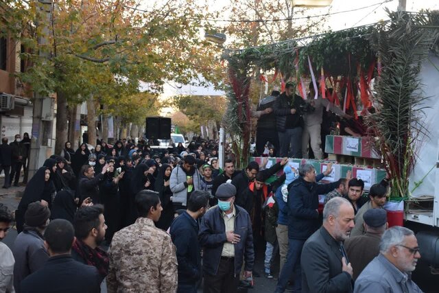 پیکر مطهر شهدای گمنام در محلات تشییع شد