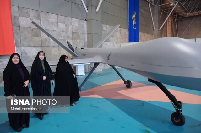 بازدید خبرنگاران گیلانی از نمایشگاه توانمندی های راهبردی نیروی هوا و فضای سپاه+تصاویر