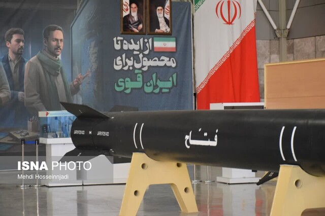 بازدید خبرنگاران گیلانی از نمایشگاه توانمندی های راهبردی نیروی هوا و فضای سپاه+تصاویر