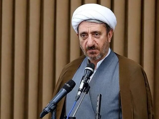 برگزاری دادگاه منافقین/ صدور کیفرخواست متهمان قتل مهرجویی/ بازداشت عوامل فیلم غیر اخلاقی گیلان