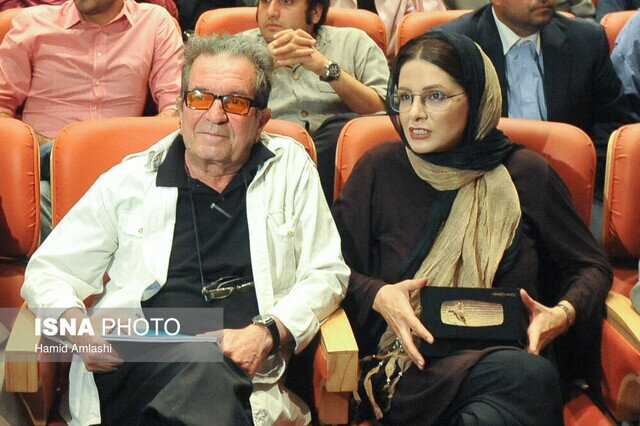 برگزاری دادگاه منافقین/ صدور کیفرخواست متهمان قتل مهرجویی/ بازداشت عوامل فیلم غیر اخلاقی گیلان