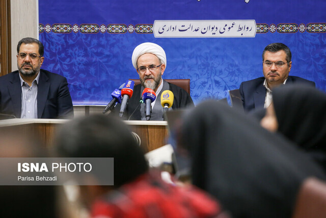 برگزاری دادگاه منافقین/ صدور کیفرخواست متهمان قتل مهرجویی/ بازداشت عوامل فیلم غیر اخلاقی گیلان