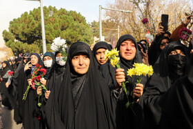 تشییع شهدای گمنام تازه تفحص شده در دانشگاه اصفهان