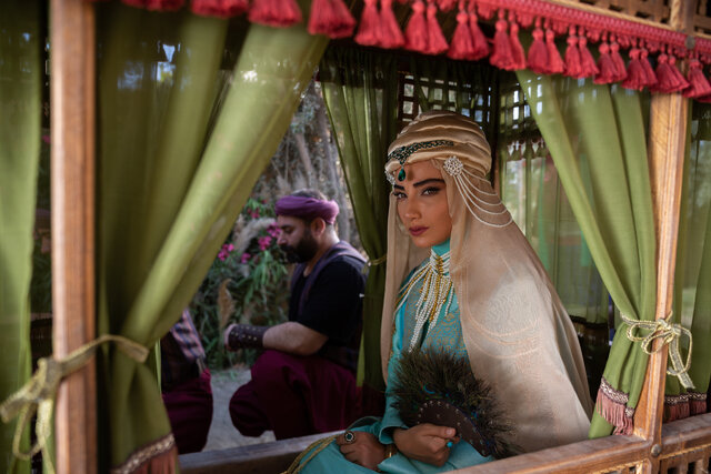 تلویزیون اجازه بلندپروازی بدهند/«مستوران» عاشقانه میشود