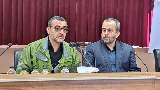 برای مهار آتش در منطقه ویژه اقتصادی از فوم سنگین استفاده میکنیم برای مهار آتش در منطقه ویژه اقتصادی از فوم سنگین استفاده میکنیم