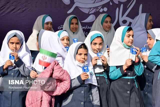 توزیع بیش از دو و نیم میلیون پاکت شیر در مدارس آذربایجان شرقی طی یک ماه توزیع بیش از دو و نیم میلیون پاکت شیر در مدارس آذربایجان شرقی طی یک ماه