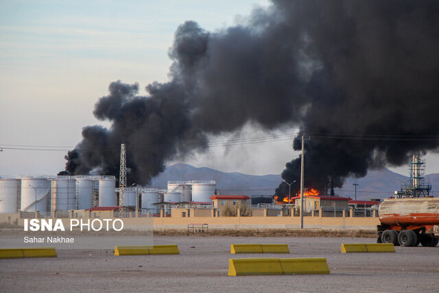 مهار آتشسوزی در مینی پالایشگاه بیرجند ادامه دارد مهار آتشسوزی در مینی پالایشگاه بیرجند ادامه دارد