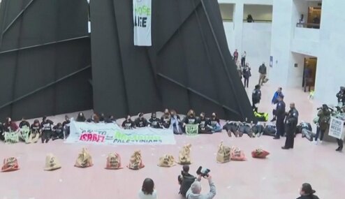 اعتراضات ضدجنگ مقابل کاخ سفید و کنگره آمریکا