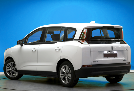 دومین تاکسی برقی ایرانخودرو در آستانه ورود به ناوگان