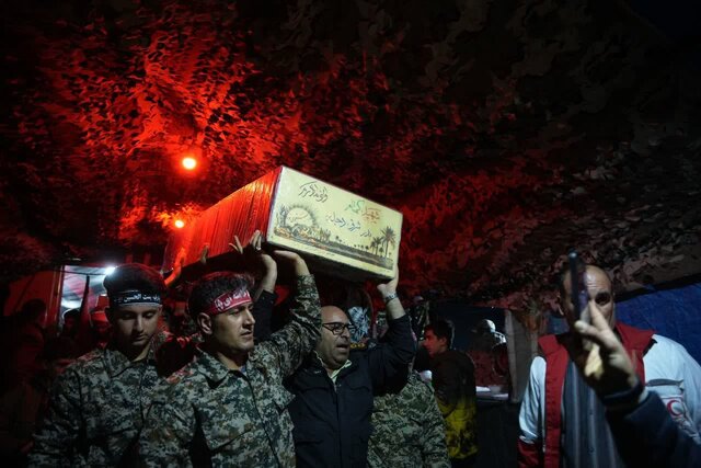 تصاویری از شبی با لالههای فاطمی در بخش میربگ شهرستان دلفان