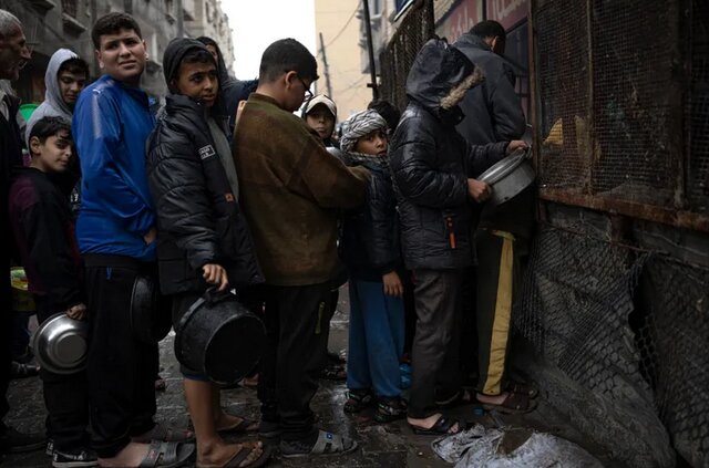 شصت و نهمین روز جنایت صهیونیستها در غزه / دهها شهید و مجروح در حملات بدون وقفه به آوارگان