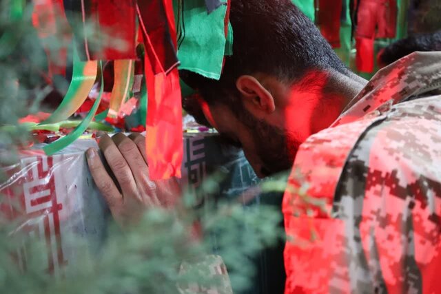 شبی با شهدای گمنام در مرکز لرستان شبی با شهدای گمنام در مرکز لرستان