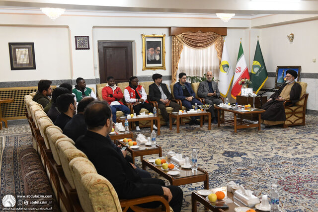 دیدار جمعی از دانشجویان دانشگاه بینالمللی اهلبیت(ع) با تولیت آستان عبدالعظیم(ع)