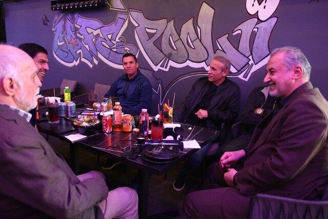 آشتی کنان درویش و گل محمدی در ضیافت ناهار