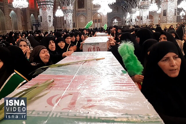 ویدیو/ وداع با پیکر مطهر ۱۲ شهید گمنام دفاعمقدس در حرم مطهر رضوی ویدیو/ وداع با پیکر مطهر ۱۲ شهید گمنام دفاعمقدس در حرم مطهر رضوی