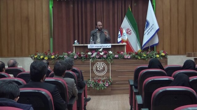 مدیر شبکه سه سیما: آغوش صداوسیما برای همه هنرمندان باز است