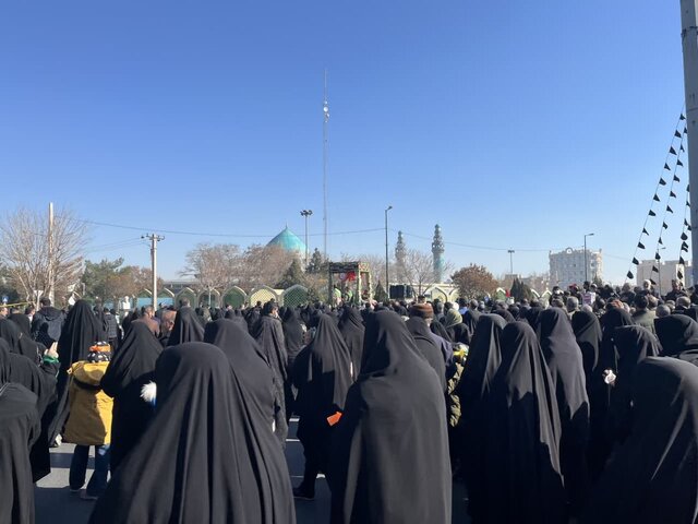 تشییع پیکر ۸ شهید گمنام در اراک