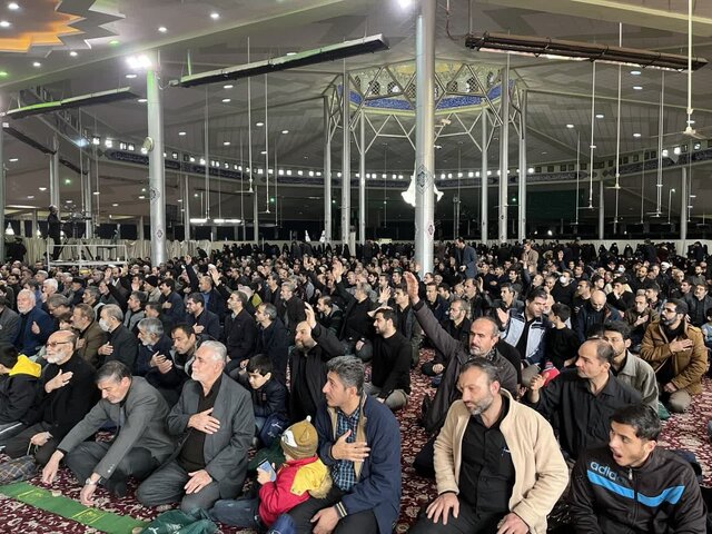 تشییع پیکر ۸ شهید گمنام در اراک