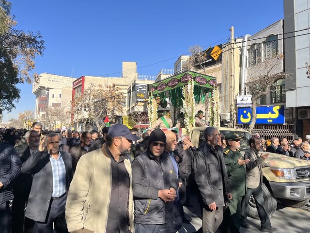 تشییع پیکر ۸ شهید گمنام در اراک