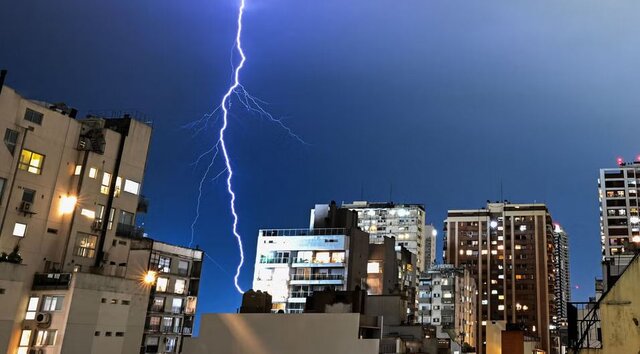 عکس آرشیوی است/ منبع: خبرگزاری فرانسه ۱۳ نفر بر اثر طوفان در آرژانتین جان باختند