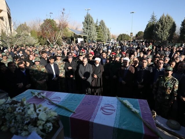 تشییع و خاکسپاری یک شهید گمنام در استانداری کرمانشاه