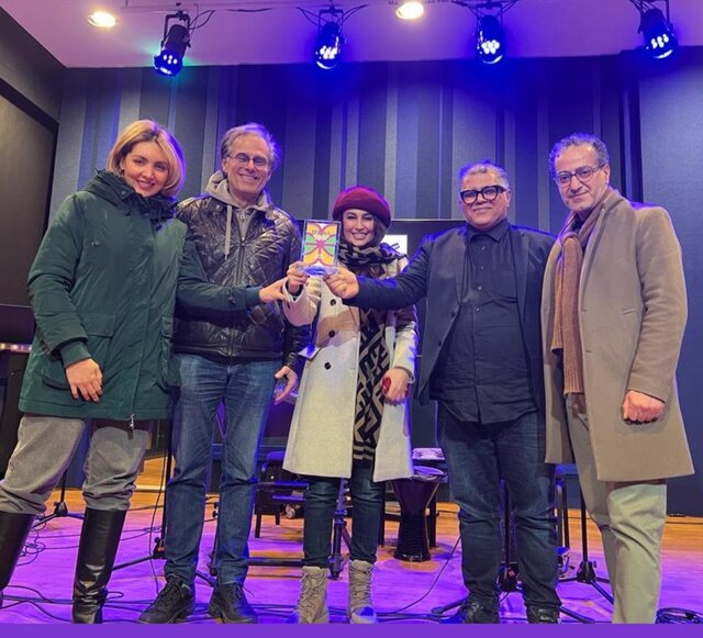 شعرخوانی مهدی مظفّری ساوجی در لاههٔ هلند