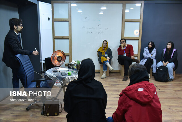 هنر و فلسفه از یک منبع با دو زبان میآیند