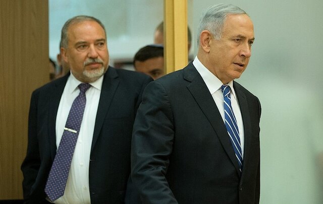 لیبرمن: جنگ وسیله نتانیاهو برای ماندن در قدرت است