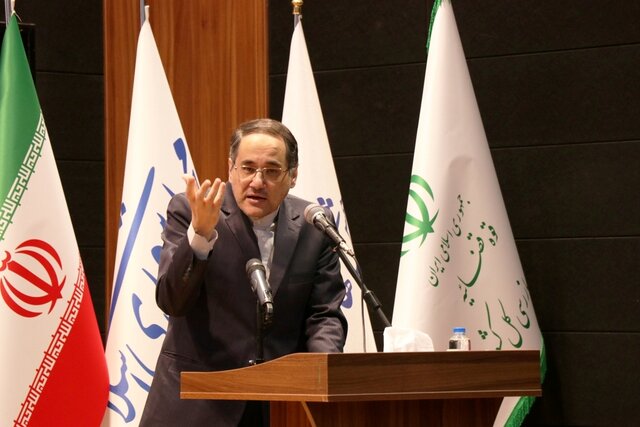 بدون تبانی بین فعال سیاسی و اقتصادی فساد رخ نمیدهد/ مردم سالاری؛ مهمترین راهکار مقابله با فساد بدون تبانی بین فعال سیاسی و اقتصادی فساد رخ نمیدهد/ مردم سالاری؛ مهمترین راهکار مقابله با فساد