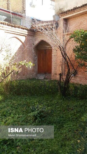 گذر از عمارتی که یادگار شکوه شهر تولید کننده ابریشم بود