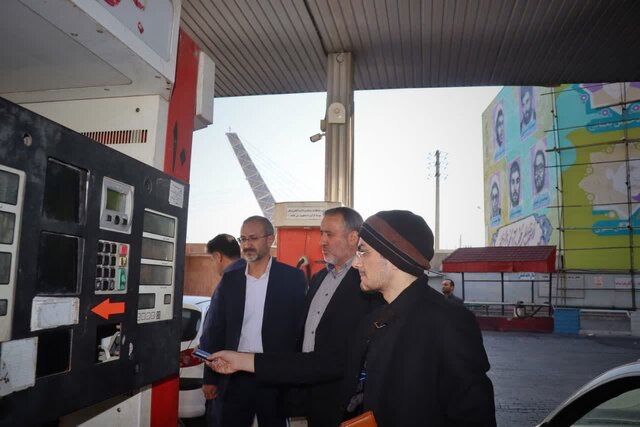 "کمبود نازل" عامل صفهای طولانی در جایگاه های سوخت سمنان