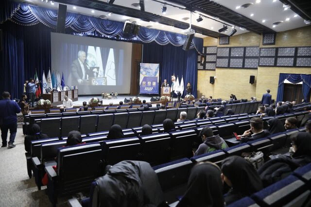 ضرورت حرکت به سمت اقتصاد دانشبنیان/ شرکتهای دانش بنیان موتور محرک رشد اقتصادی و اشتغالزایی