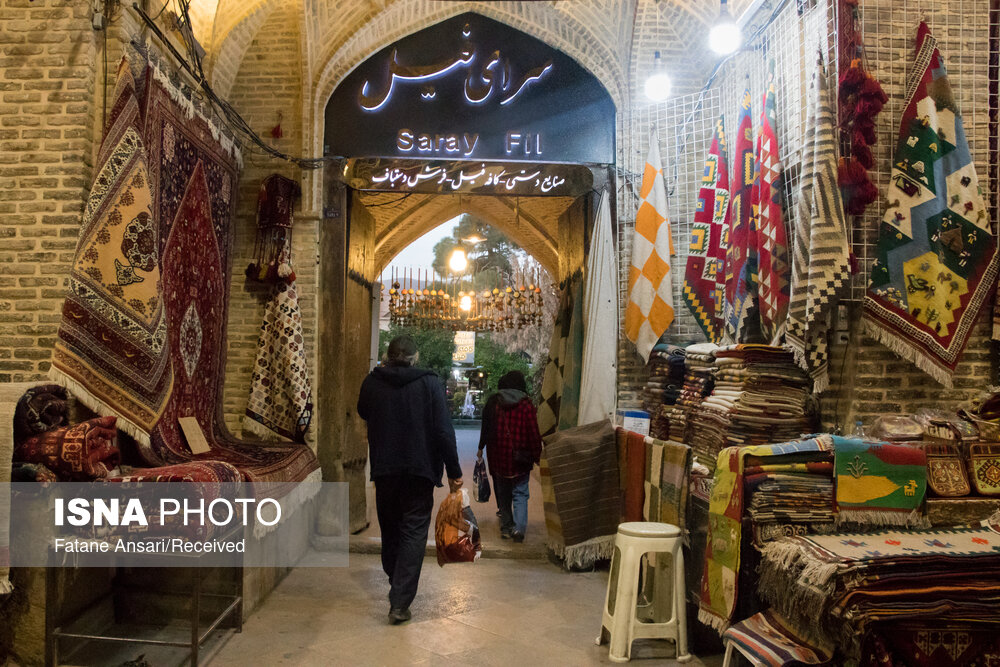 وکیل رنگارنگ شیراز
