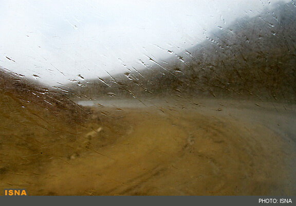 گردنه اسدآباد بارانی با تردد روان