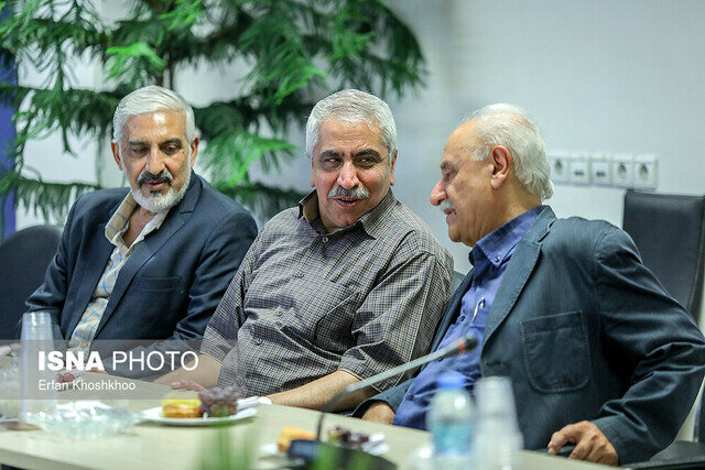 حسن نمکدوست: روزنامهنگارها کارگر یدی نیستند