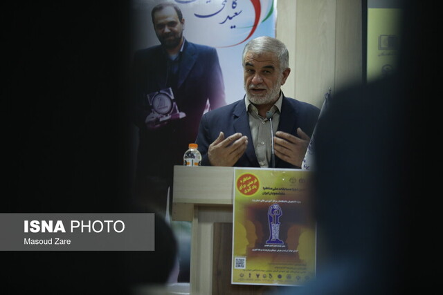 مناظره دانشجویی بستری برای ترویج استدلال علمی در فضایی نقادانه است