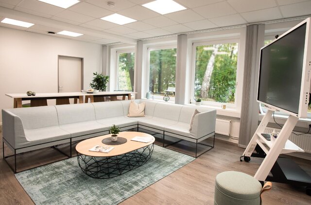 تاثیر دکوراسیون و تجهیزات اداری مدرن در افزایش عملکرد