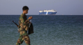 گزارشی از هدف قرار دادن یک کشتی در نزدیکی بندر الحدیده یمن