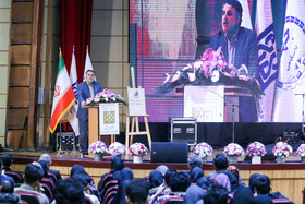 حسین قناعتی، رئیس دانشگاه علوم‌پزشکی تهران در نوزدهمین همایش نکوداشت مقام استاد
